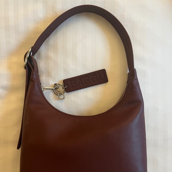 BAGGU Mini Recycled Leather Shoulder Bag - Picture 3 of 11